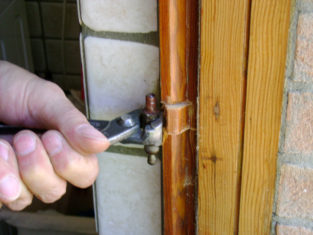 Poliflex, in pochi passi, sostituisce i vostri serramenti senza opere murarie